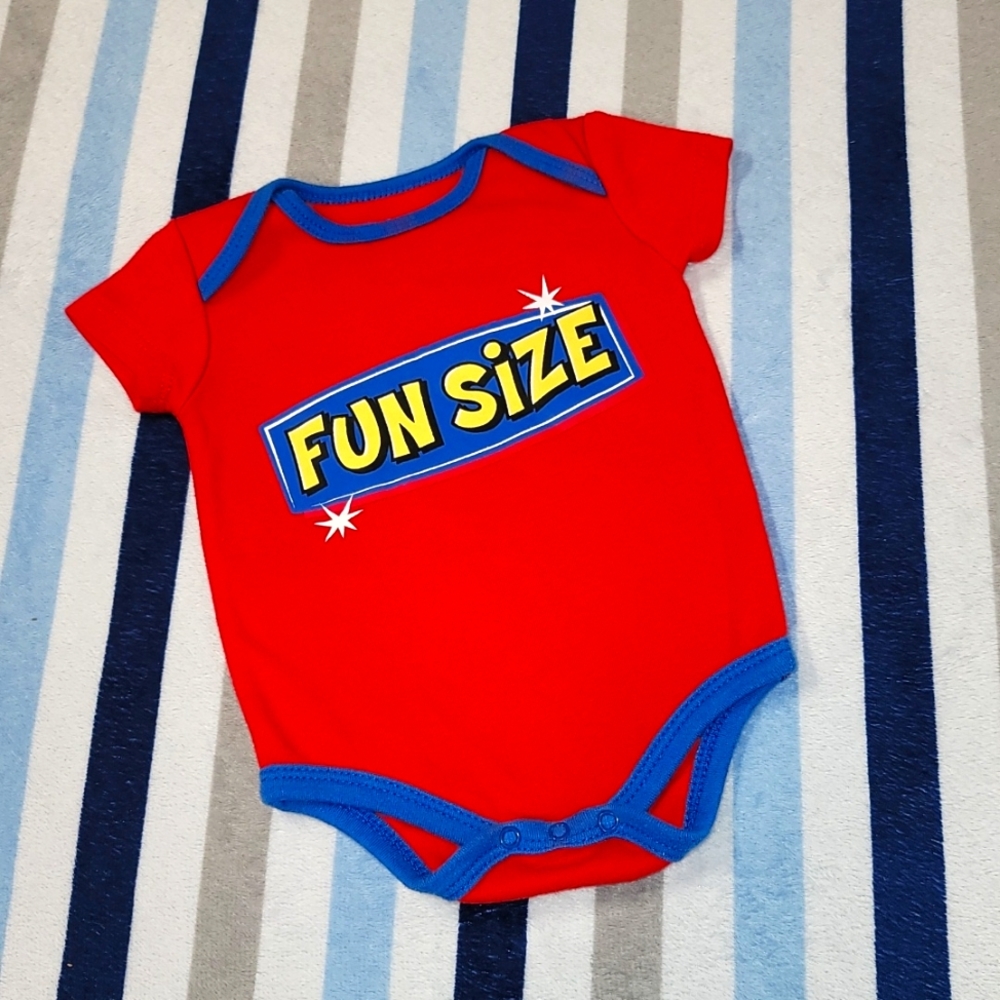° SZ 0-3MO • Onesie °
